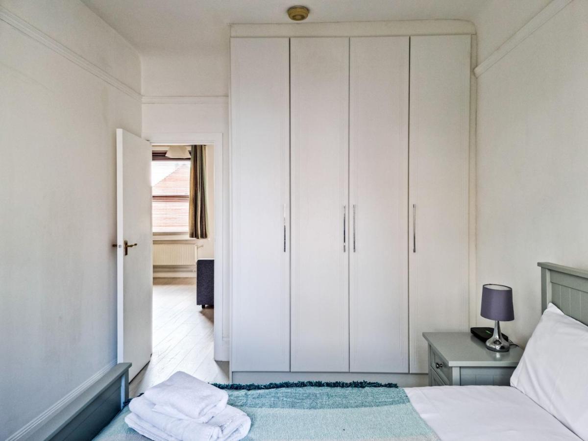 Апартаменти Pass The Keys Wimbledon Hideaway Лондон Екстер'єр фото