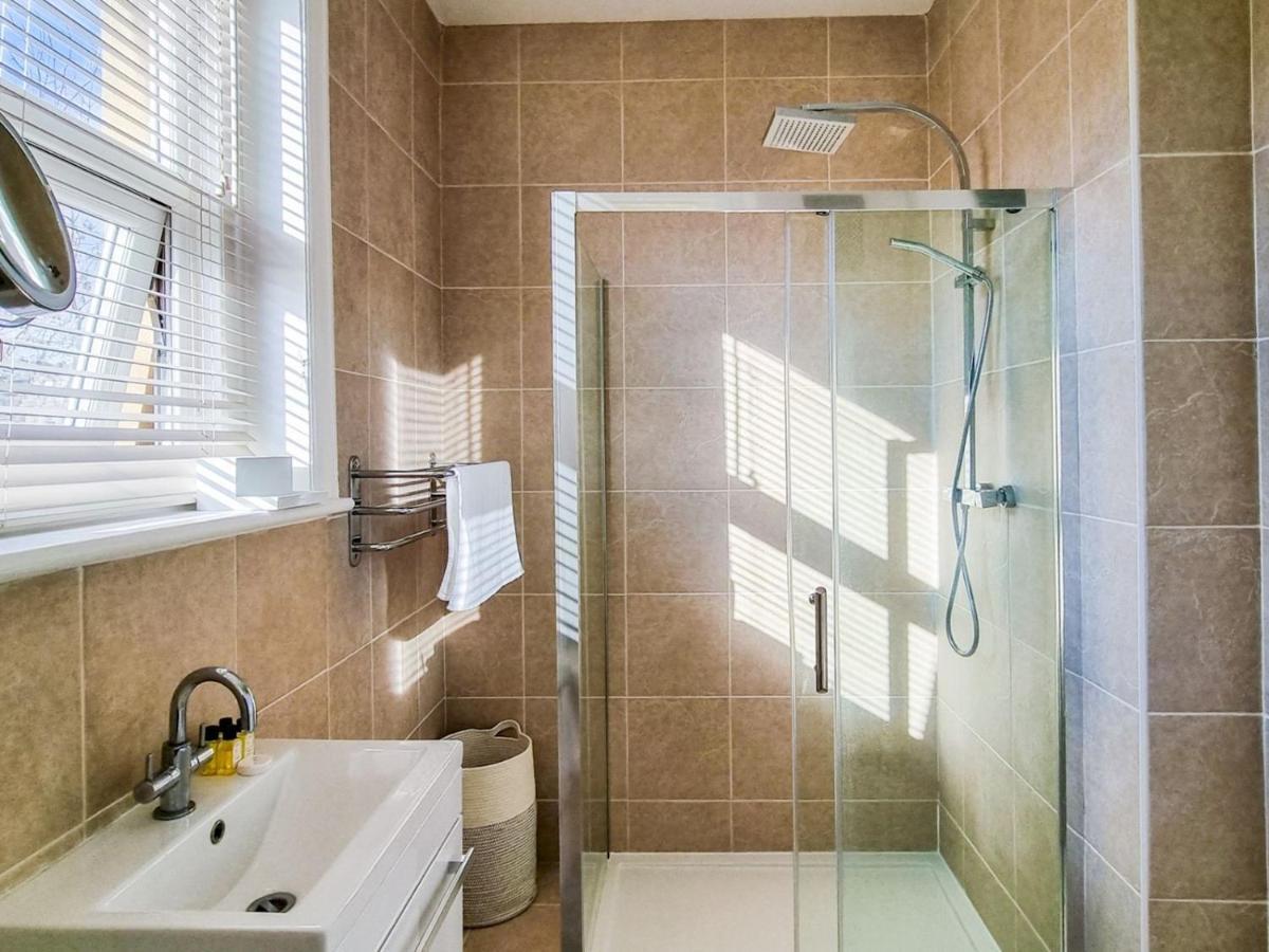 Апартаменти Pass The Keys Wimbledon Hideaway Лондон Екстер'єр фото