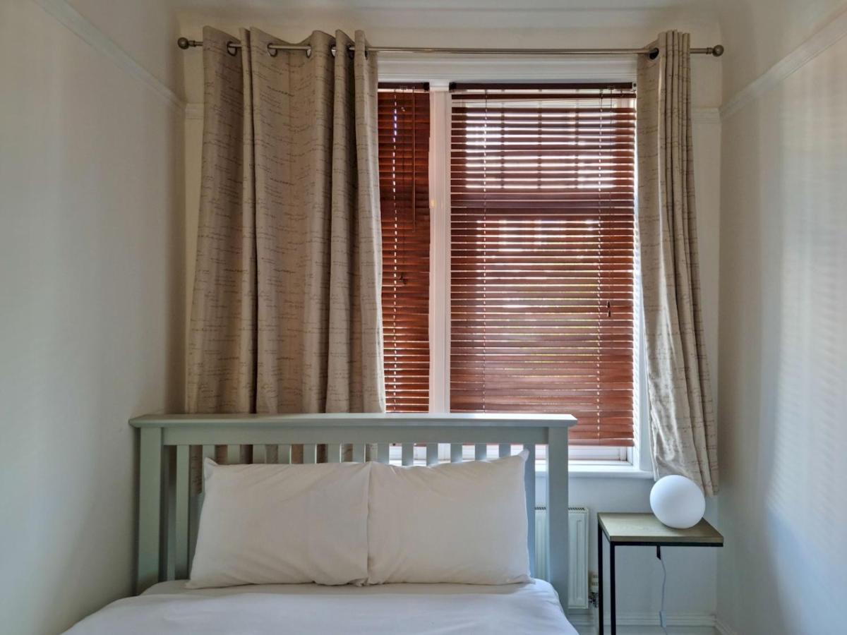 Апартаменти Pass The Keys Wimbledon Hideaway Лондон Екстер'єр фото
